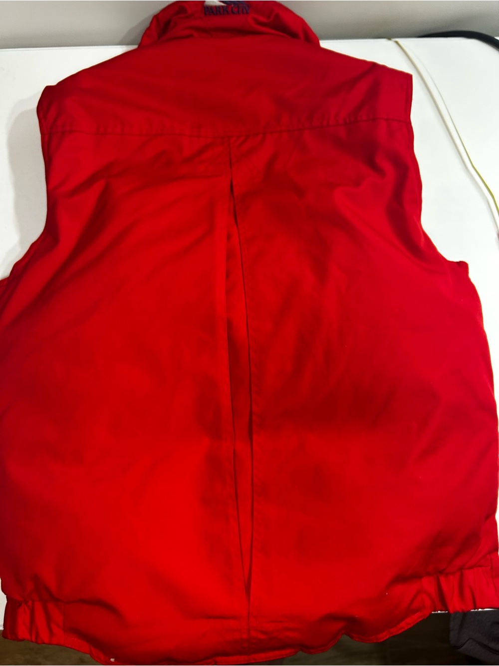 Men's Red Quilted Puffer Vest - Picture 10 of 11